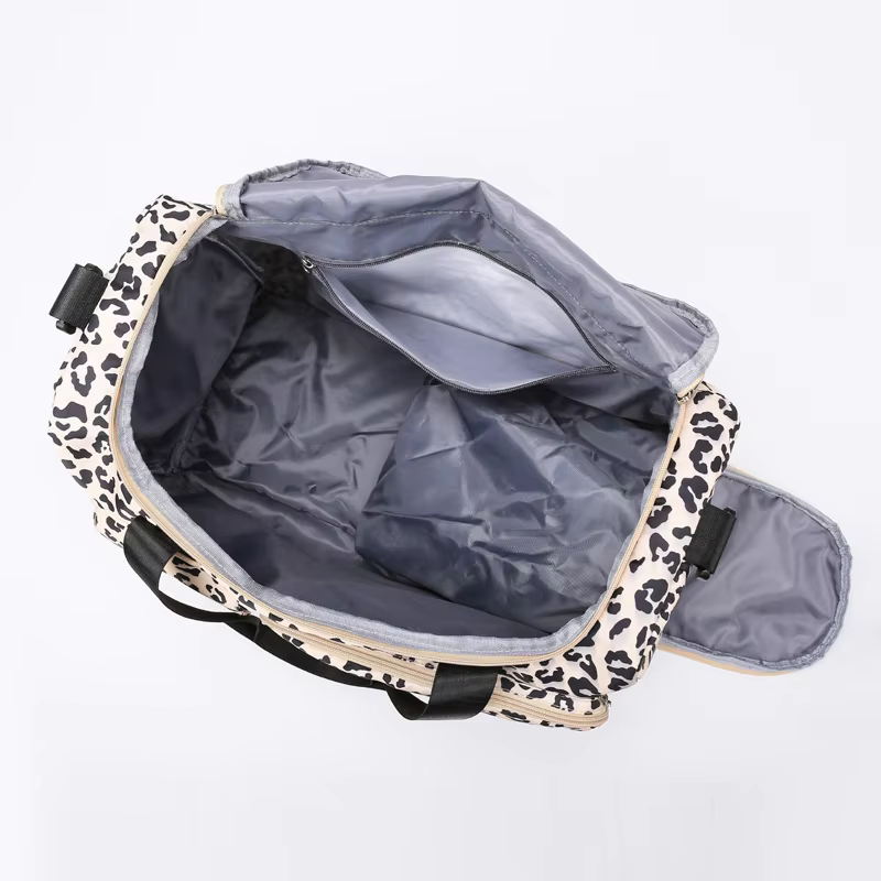 Corin | Multi-pockets Travel Bag in Leopard Print